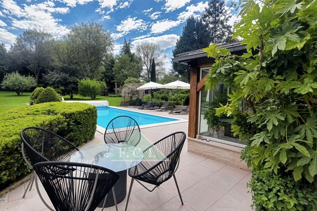 Estate in Septeuil, Ile-de-France, France 4 - 18009507