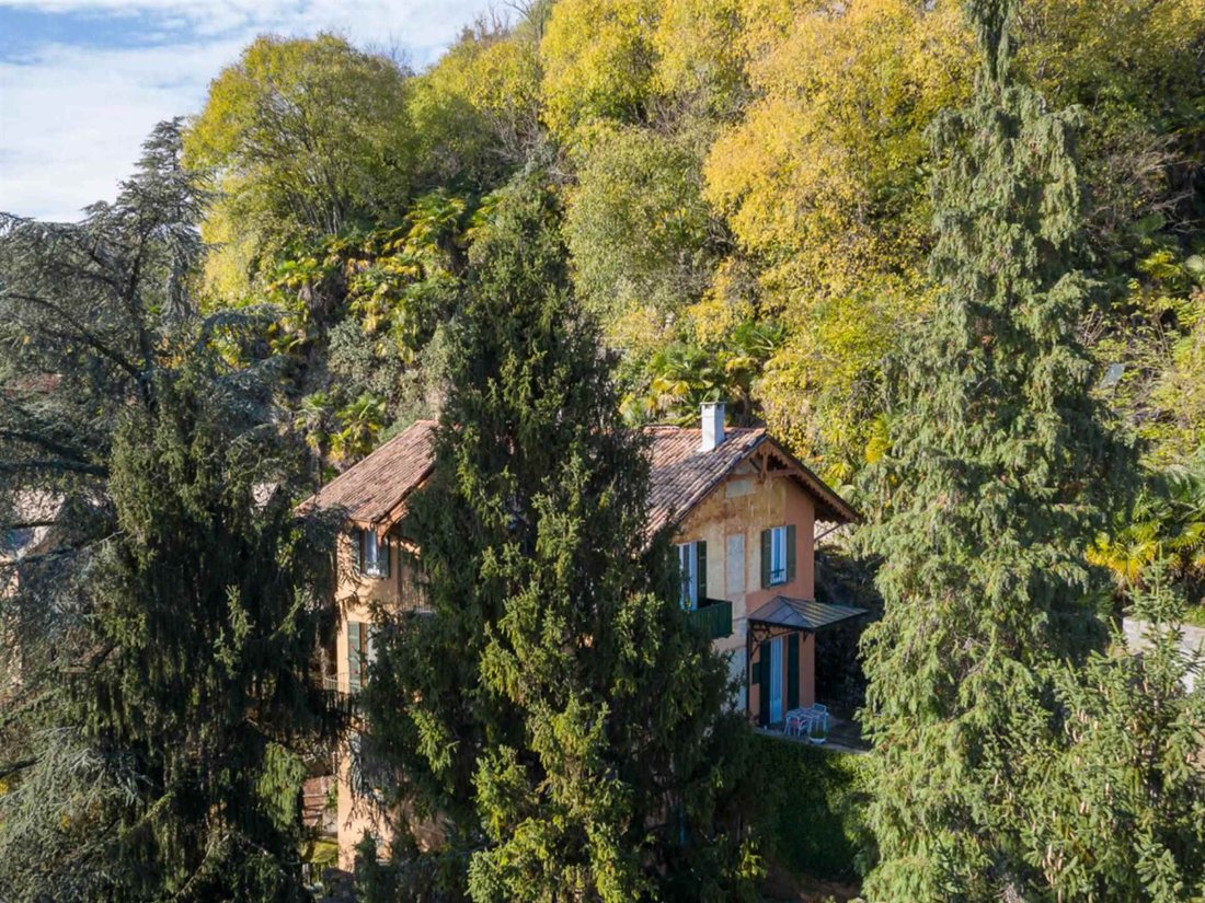 Villa in Arona, Piemont, Italien 3 - 18010165