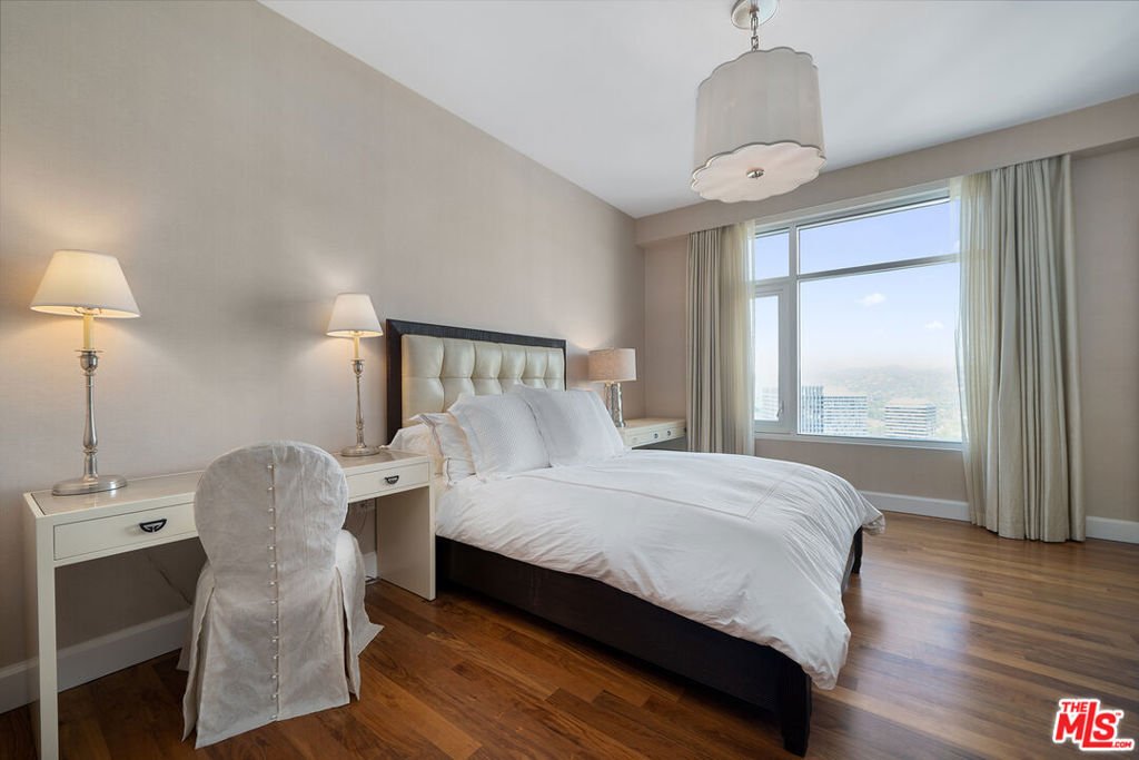 Condo in Los Angeles, California, United States 4 - 17987534