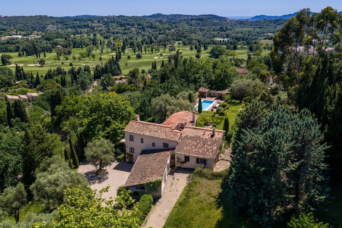 Estate in Opio, Provence-Alpes-Côte d'Azur, France 1 - 12428336