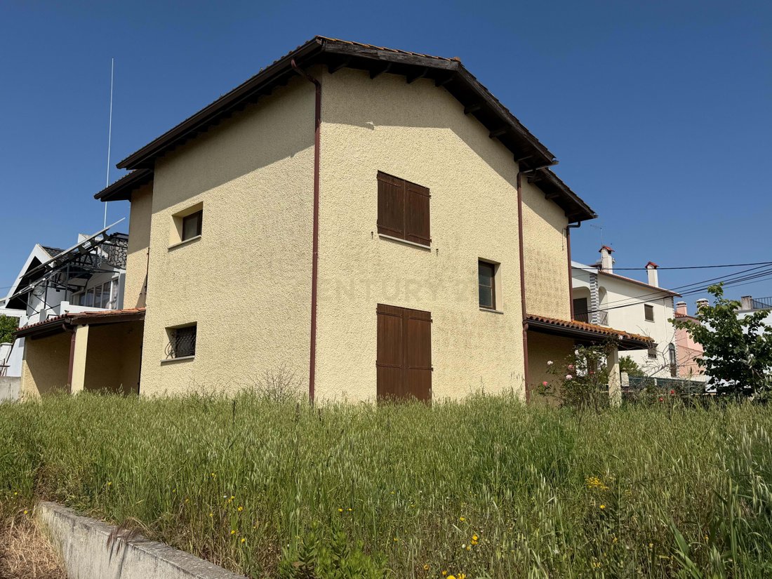 Villa in Santa Iria de Azoia, Sao Joao da Talha e Bobadela, Lisbon, Portugal 2 - 18010072