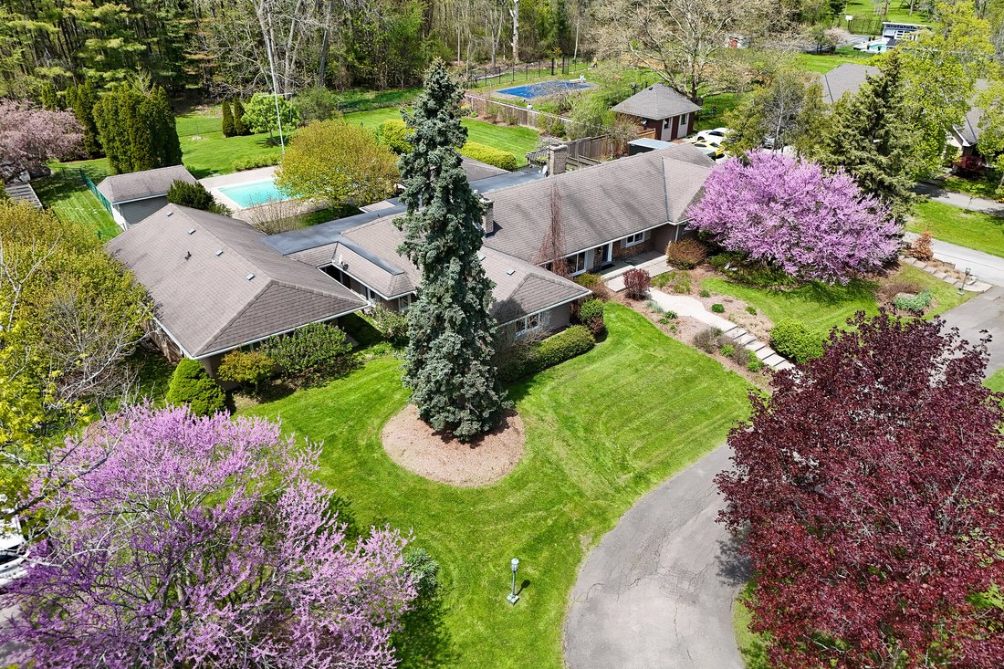 House in Niagara Falls, Ontario, Canada 4 - 18006144