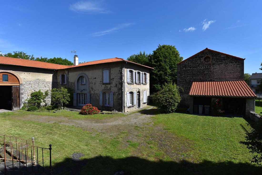 Maison à Le Cendre, Auvergne-Rhône-Alpes, France 1 - 18010001
