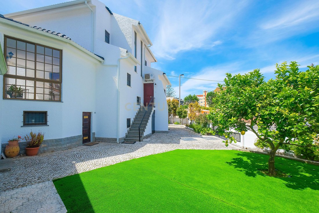 Villa in Carcavelos e Parede, Lisbon, Portugal 2 - 18009776