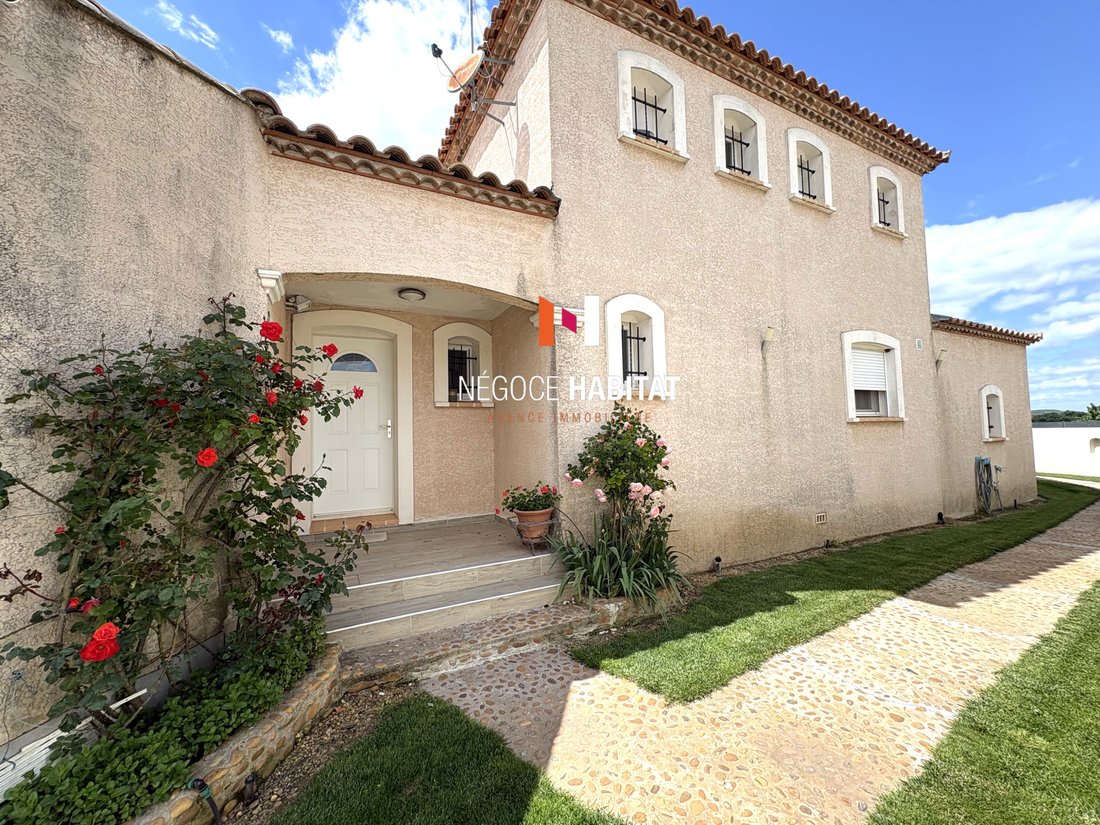 Villa in Meynes, Occitania, France 3 - 18008645