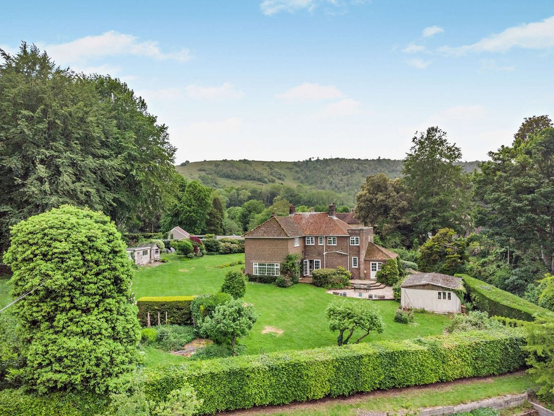 House in Storrington, England 2 - 17023013