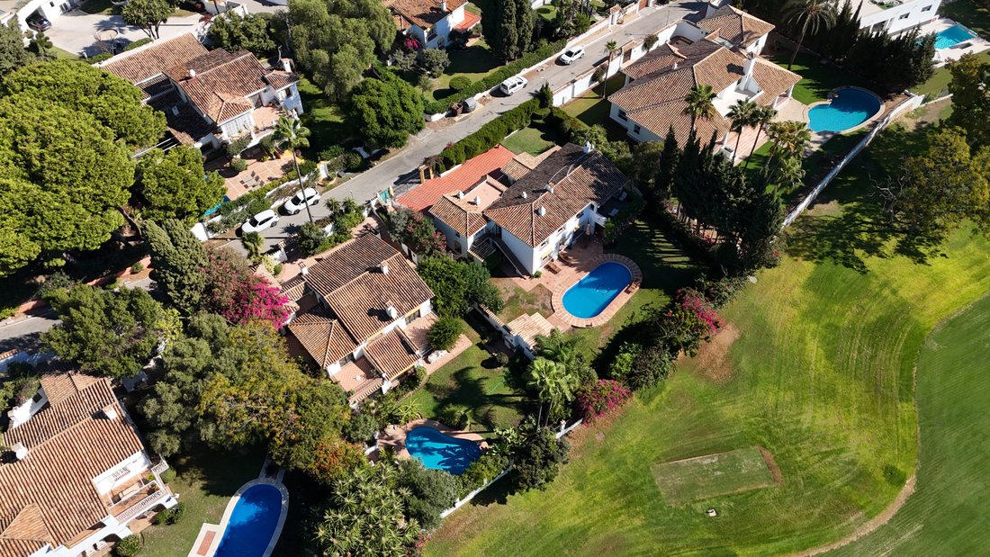 Villa in Guadalmina Alta, San Pedro de Alcantara, Spain 1 - 18007653