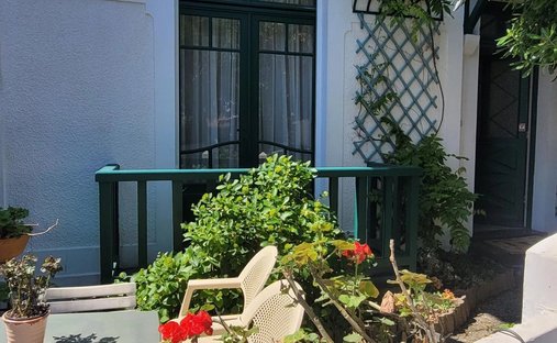 House in Aiguillon, Arcachon, France 1