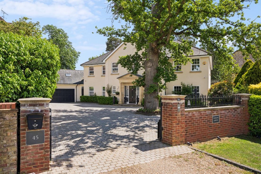 House in Tatling End, Gerrards Cross, England 1 - 18004855