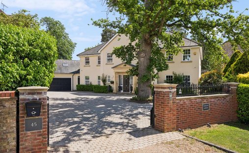 House in Tatling End, Gerrards Cross, England 1