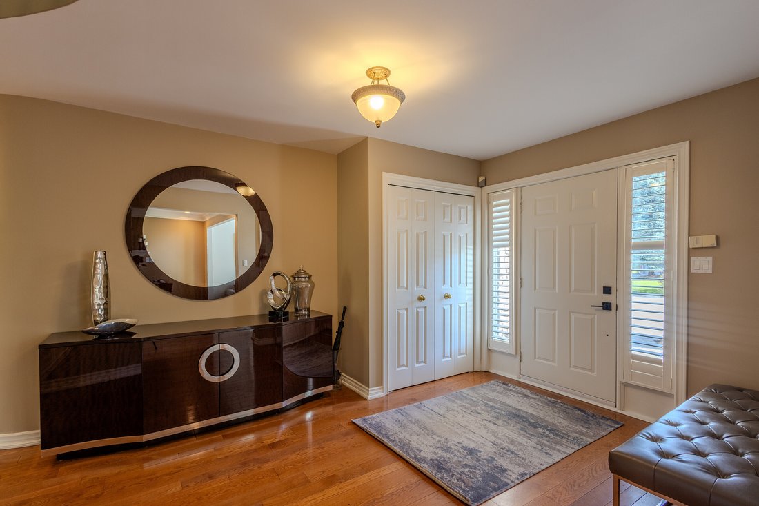 House in St. Catharines, Ontario, Canada 5 - 18010414