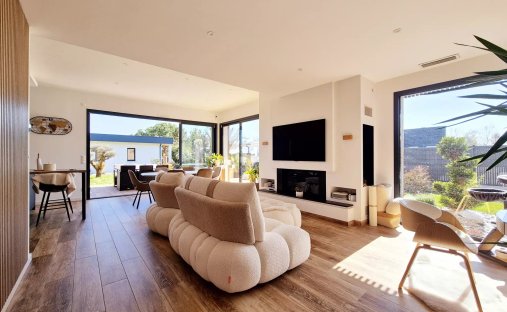 House in Baraillot, Le Haillan, France 1