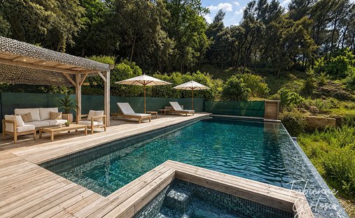 Villa in Solliès-Toucas, Provence-Alpes-Côte d'Azur, France 1