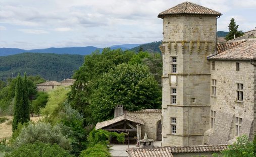 Castello a Joyeuse, Auvergne-Rodano-Alpi, Francia 1