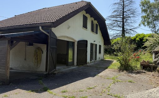 House in Le Bourget-du-Lac, Auvergne-Rhône-Alpes, France 1