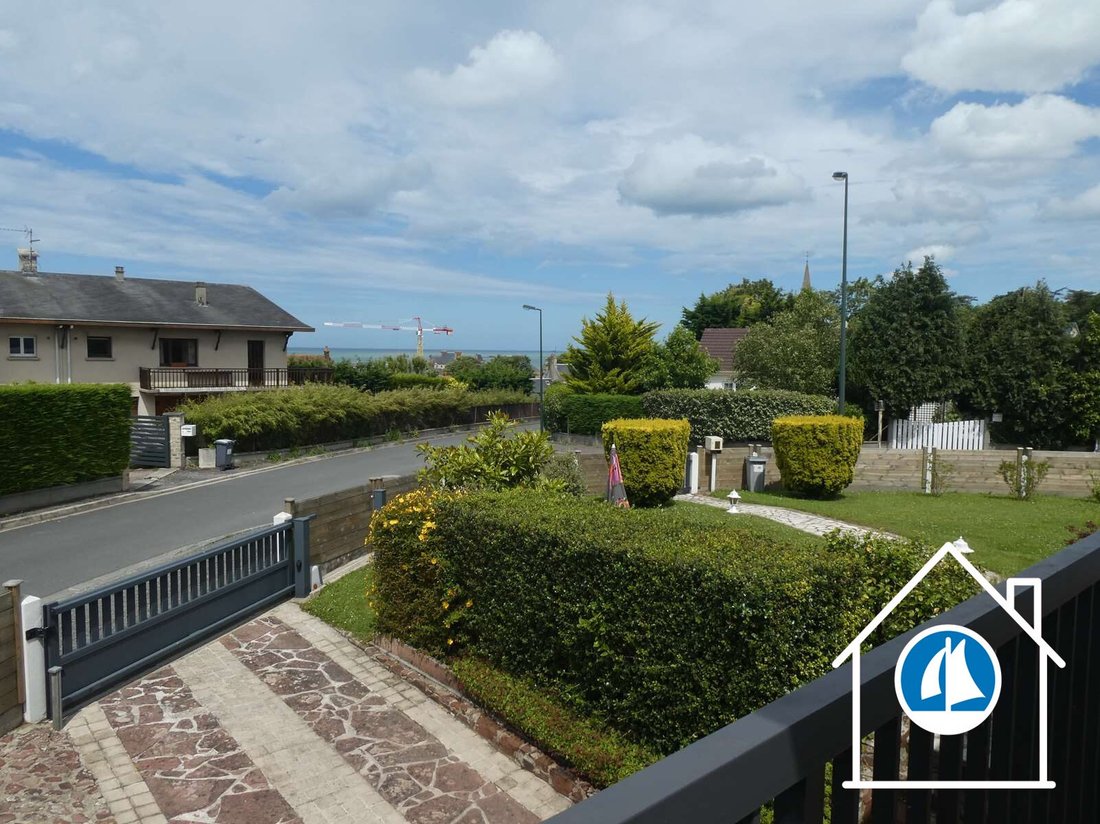 Villa in Arromanches-les-Bains, Normandy, France 2 - 18012215