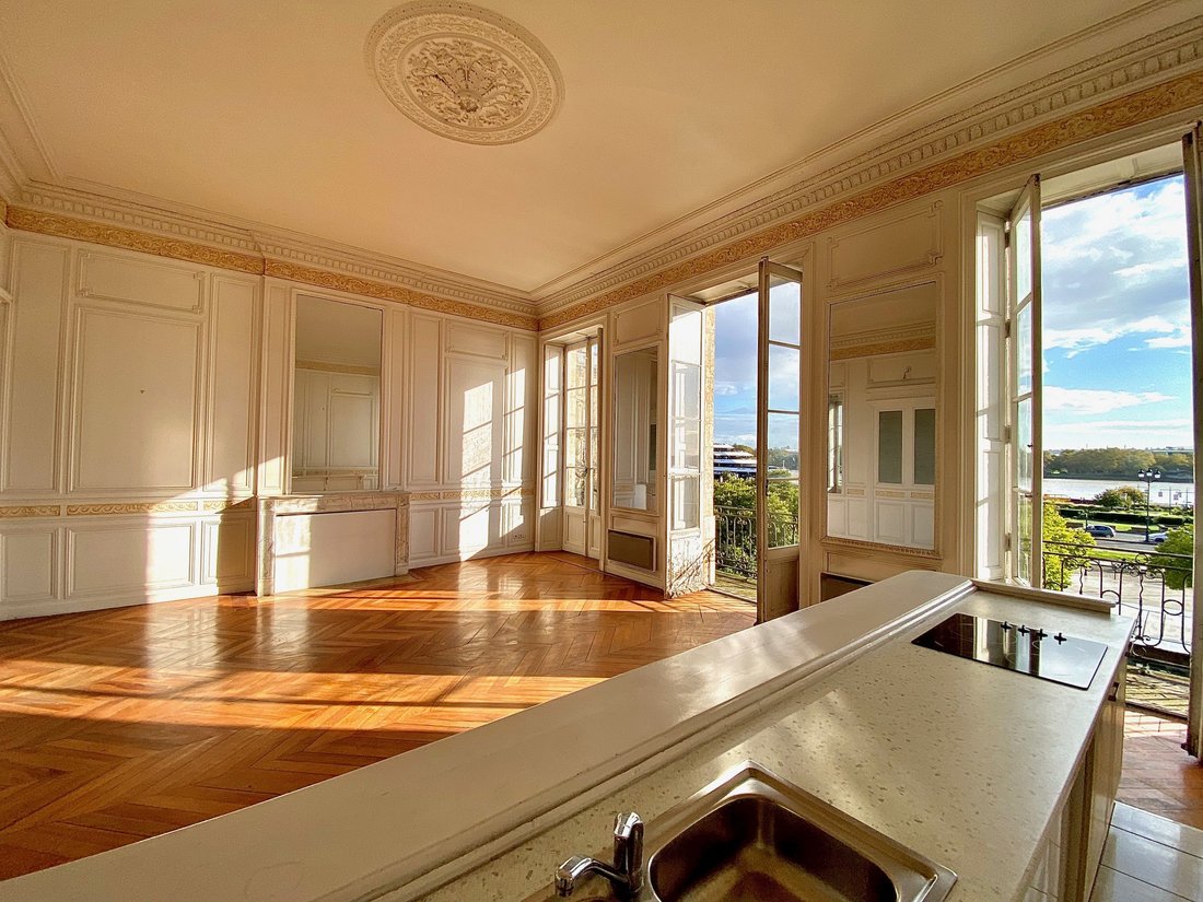Appartement à Hôtel de Ville-Quinconce-Saint Seurin-Fondaudège, Bordeaux, France 4 - 18008834