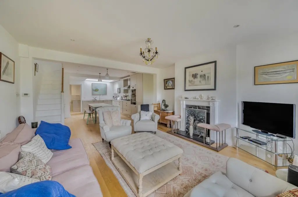 Townhouse in Holly Village, Haringey, England 2 - 18007702