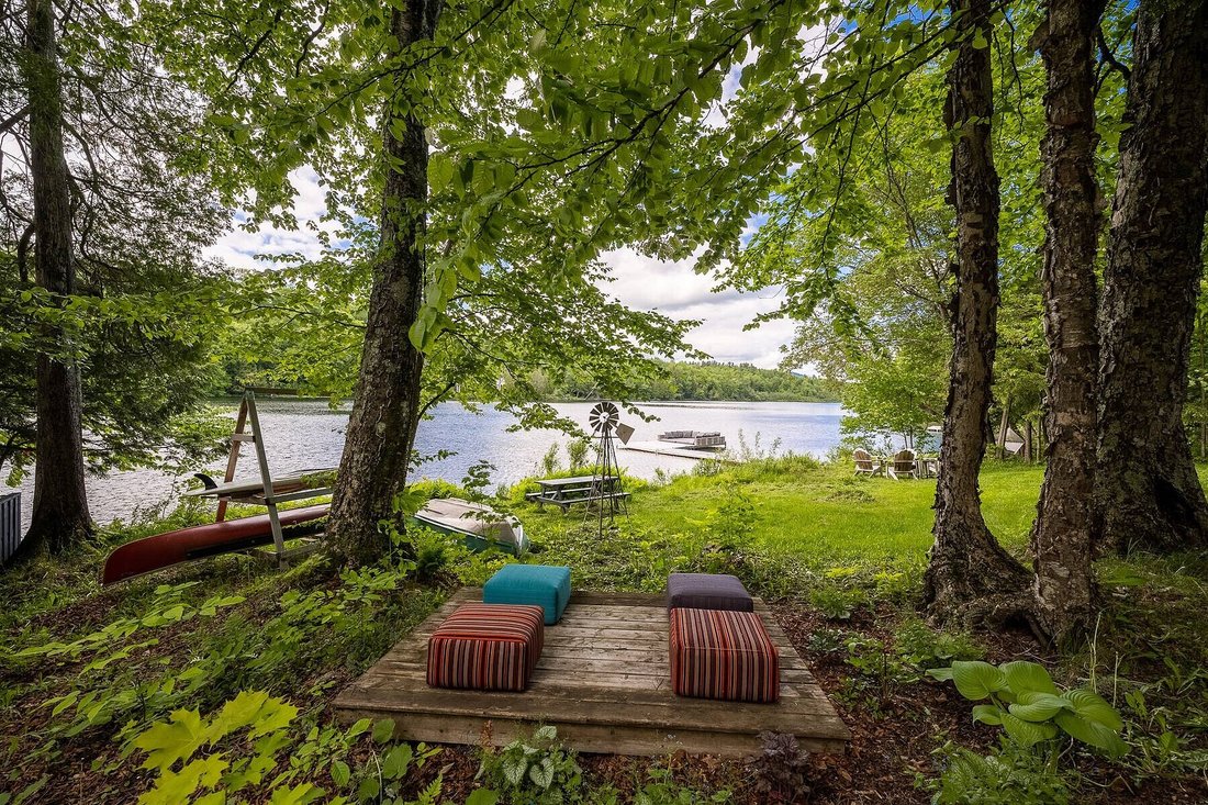 House in Austin, Quebec, Canada 4 - 17993504