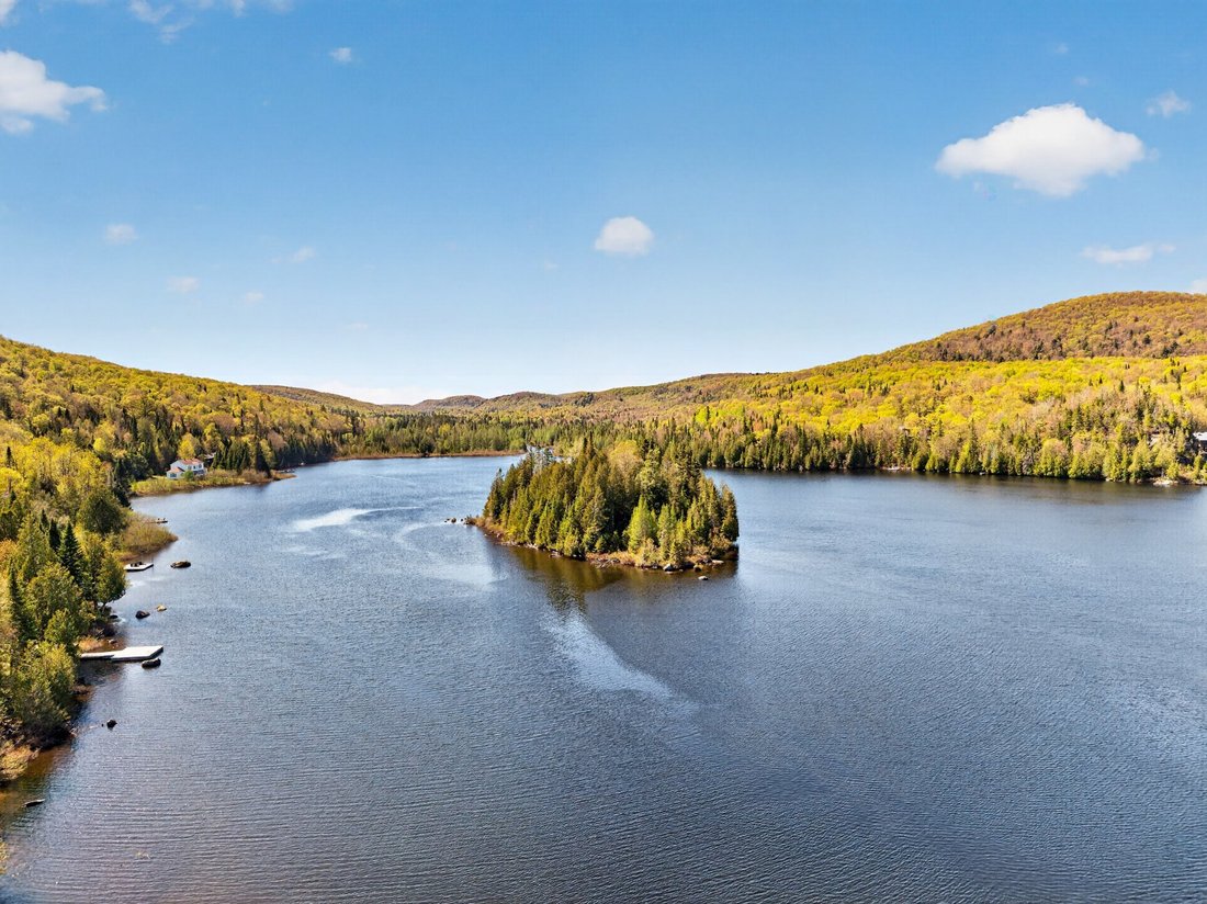 House in Saint-Adolphe-d'Howard, Quebec, Canada 5 - 18010227