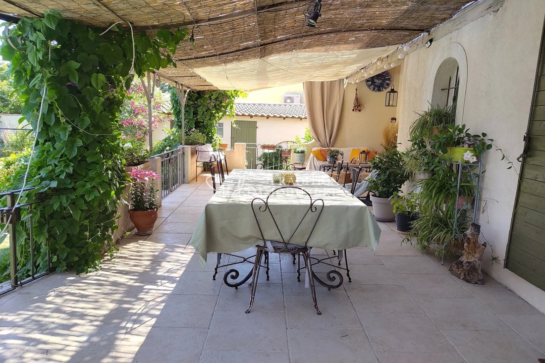 Villa in Mouriès, Provence-Alpes-Côte d'Azur, France 5 - 17842090