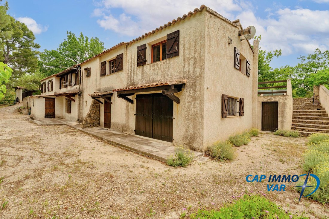House in Centre Ville, Le Beausset, France 2 - 18012189