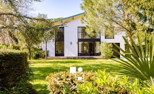 Villa in Aiguillon, Arcachon, France 1