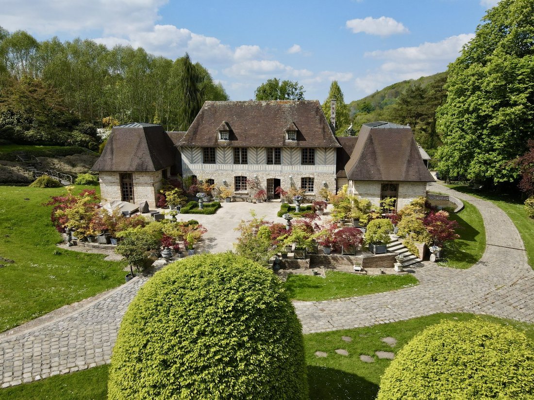 Estate in Barneville-la-Bertran, Normandy, France 1 - 18008881