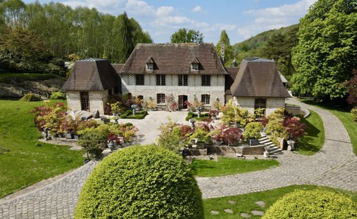 Estate in Barneville-la-Bertran, Normandy, France 1