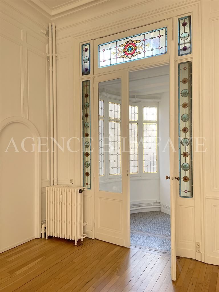 Apartment in Hôtel de Ville-Quinconce-Saint Seurin-Fondaudège, Bordeaux, France 2 - 18008540