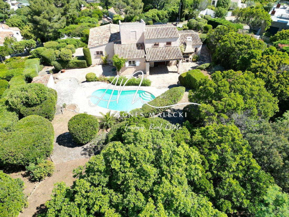 Villa in Nord, Cavalaire-sur-Mer, France 3 - 15389938