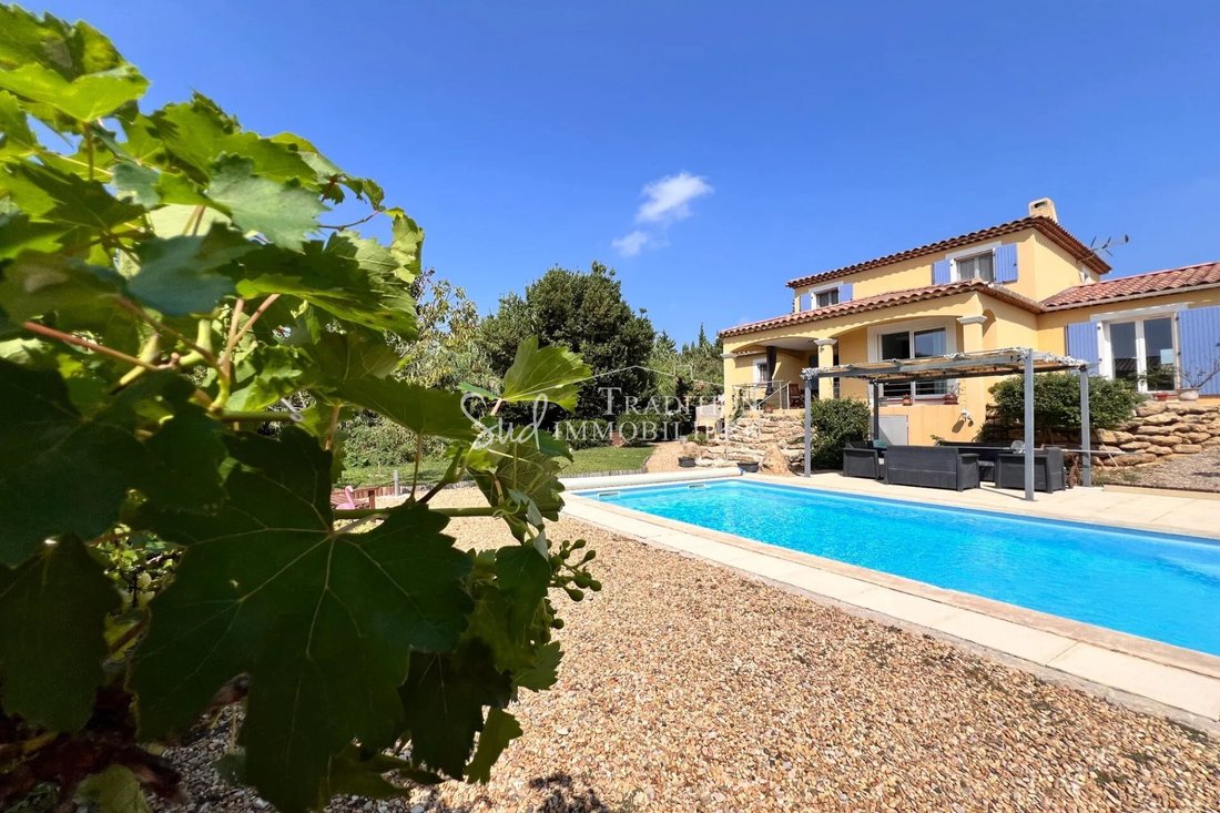 Villa in Maussane-les-Alpilles, Provence-Alpes-Côte d'Azur, France 2 - 17842092
