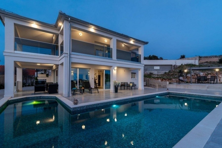 Villa in Rogoznica, Sibenik-Knin County, Croatia 1 - 18009444