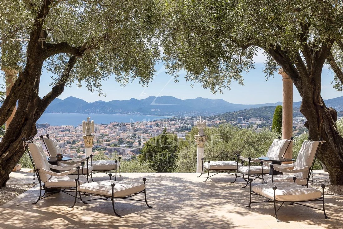 Estate in La Californie, Cannes, France 2 - 18006430