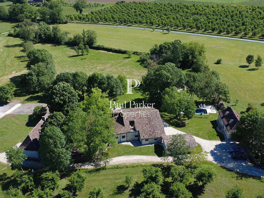 Villa in Beaumont-du-Perigord, Beaumontois en Périgord, France 1 - 18011413
