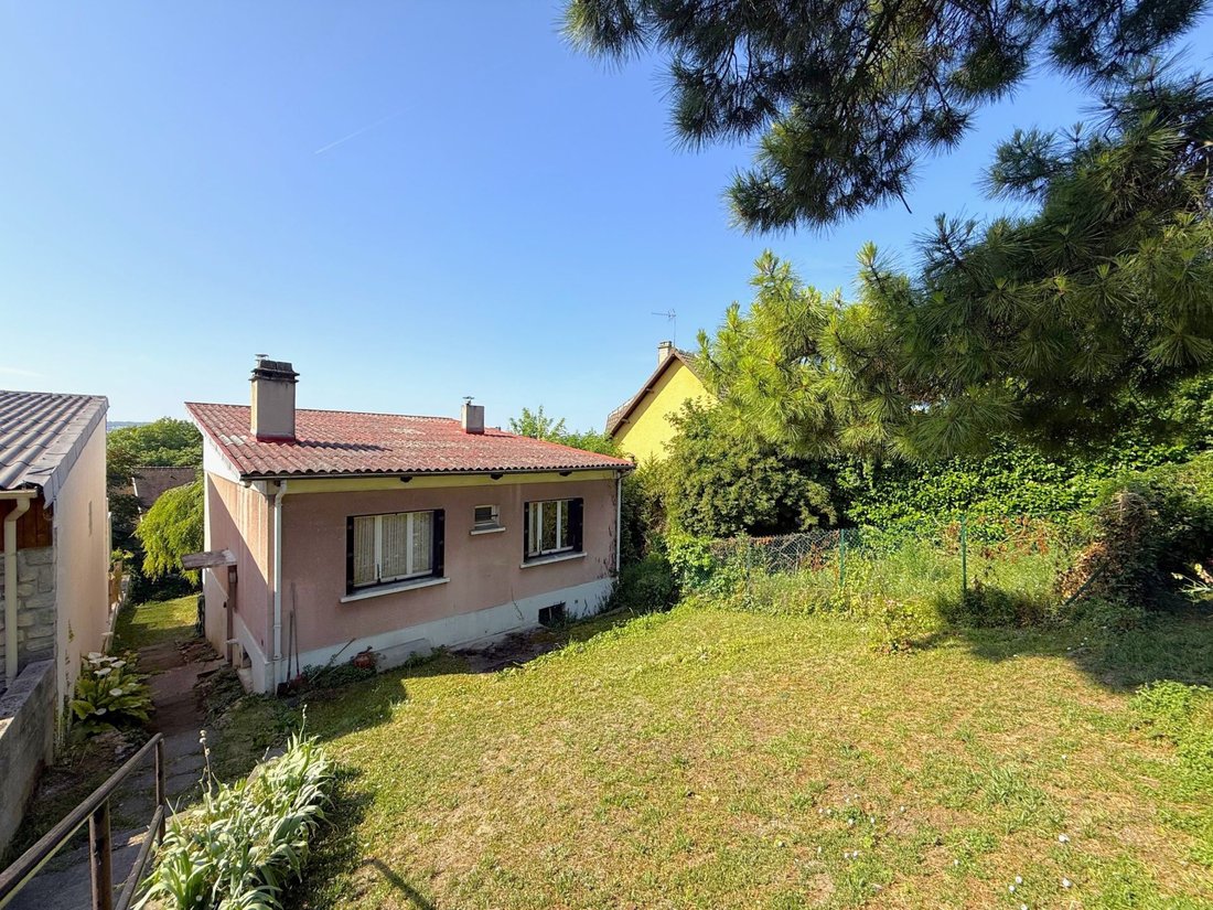 House in Chatou, Ile-de-France, France 1 - 18009468