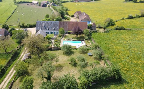 Farm Ranch in Sussey, Bourgogne – Franche-Comté, France 1