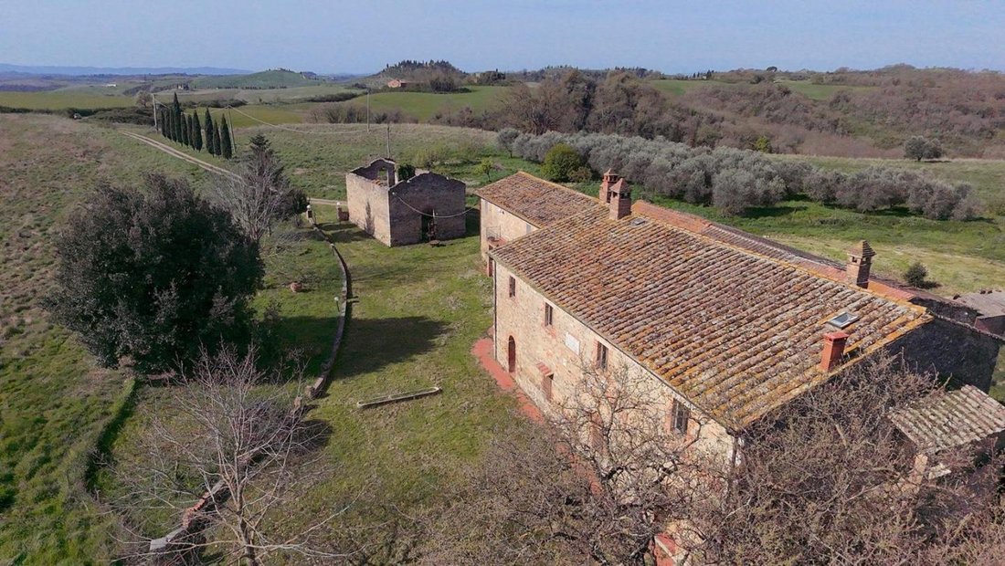 Country House in Asciano, Tuscany, Italy 4 - 18010359