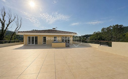 Apartment in Auribeau-sur-Siagne, Provence-Alpes-Côte d'Azur, France 1