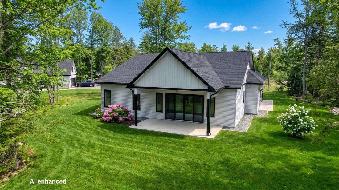 House in Lunenburg, Nova Scotia, Canada 4 - 16983815