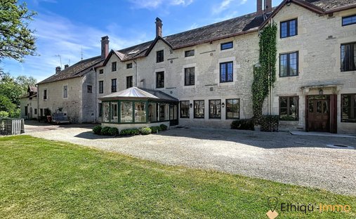 Estate in Laferte-sur-Aube, Grand Est, France 1