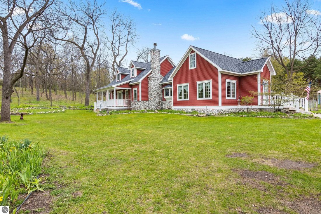 House in Central Lake, Michigan, United States 4 - 18006327