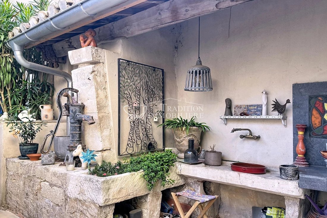 Villa in Saint-Rémy-de-Provence, Provence-Alpes-Côte d'Azur, France 1 - 17842083