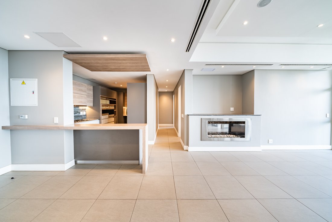 Apartment in Illovo, Chislehurston, Gauteng 3 - 18011467