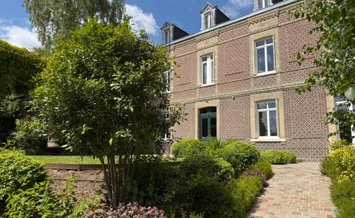 Villa in Vieux Marché-Cathédrale, Rouen, France 1