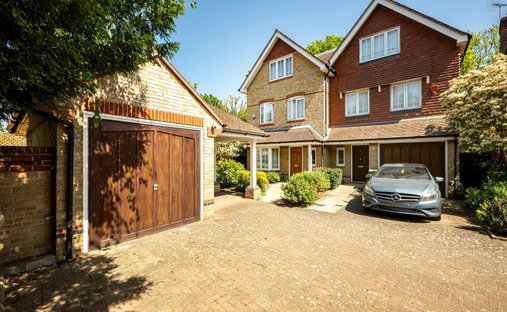 House in Brondesbury Park, Brent, England 1