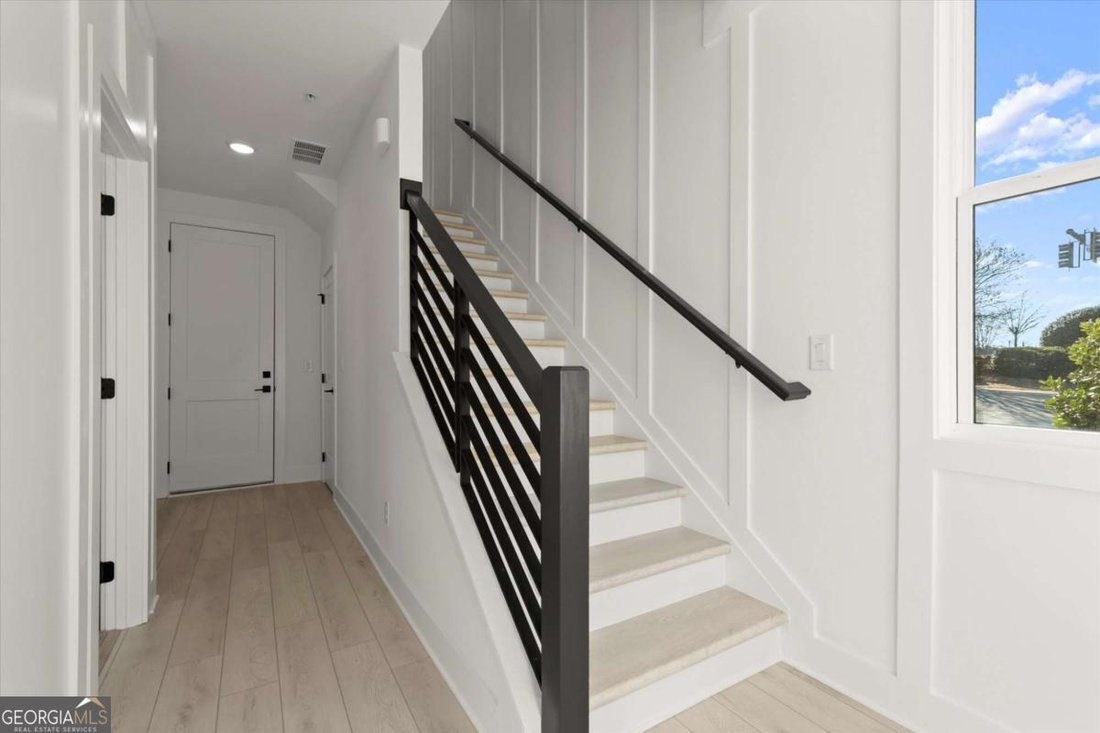 Townhouse in Alpharetta, Georgia, United States 4 - 18009661