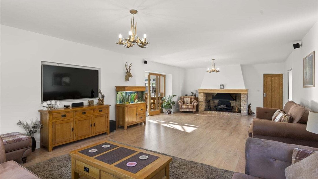 Bungalow in Tatling End, Gerrards Cross, England 5 - 16786597