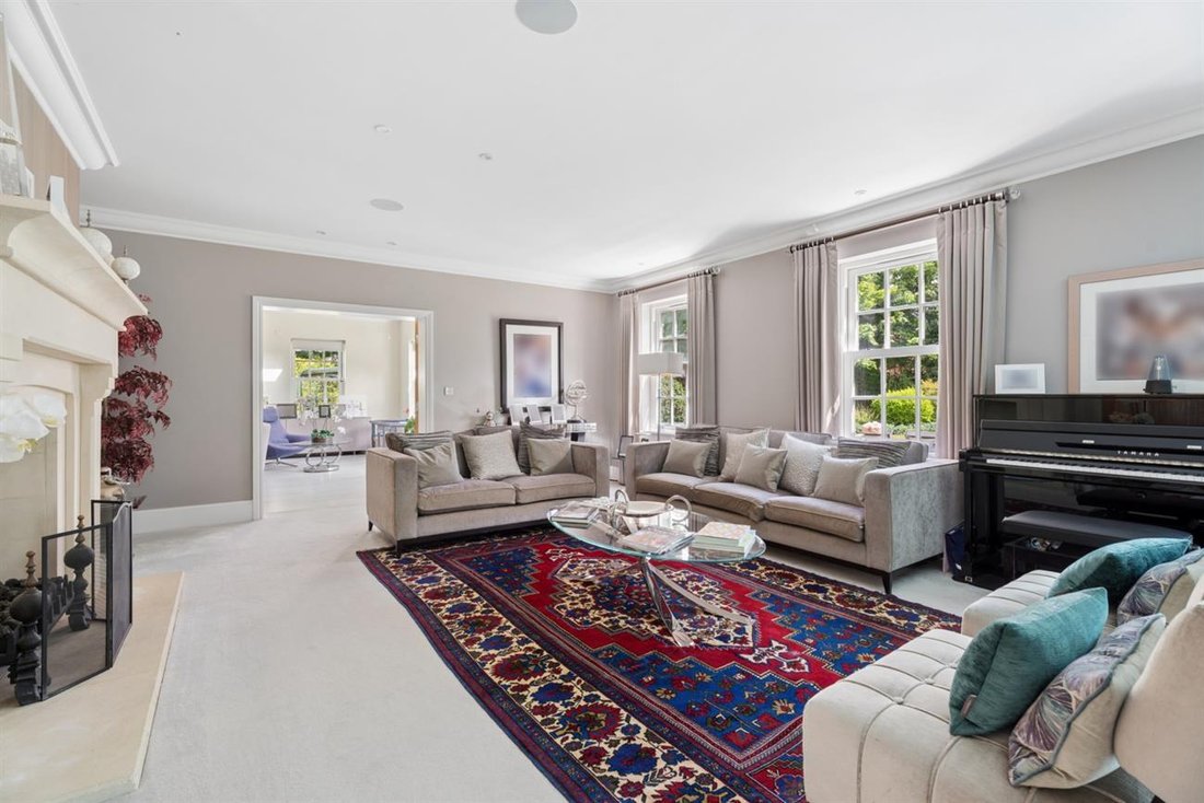 House in Tatling End, Gerrards Cross, England 3 - 18004855