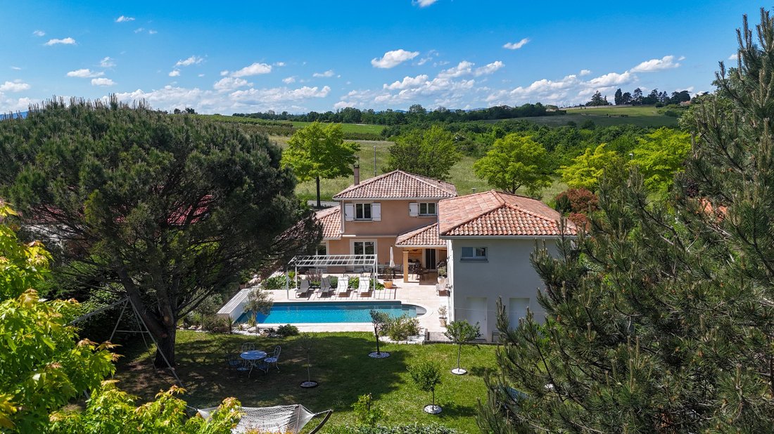 Villa en Irigny, Auvernia-Ródano-Alpes, Francia 1 - 18006048